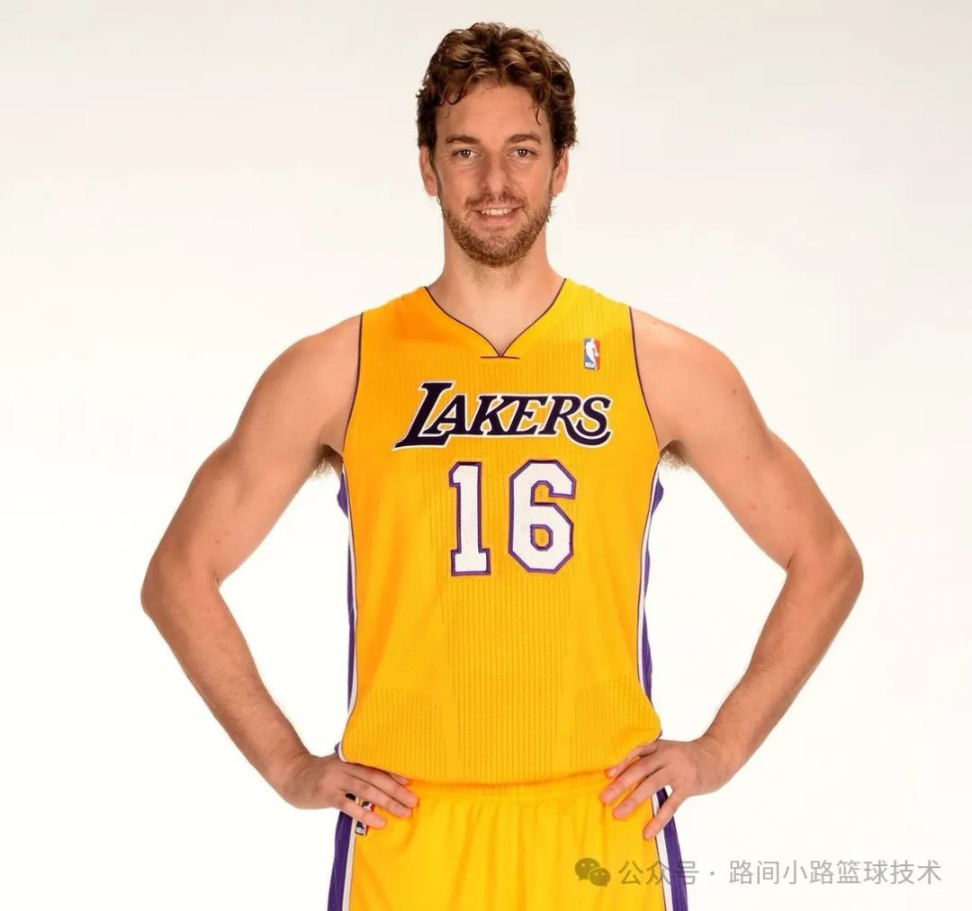 篮球历史巨星_篮球历史十大巨星排行榜_篮球历史百大球星